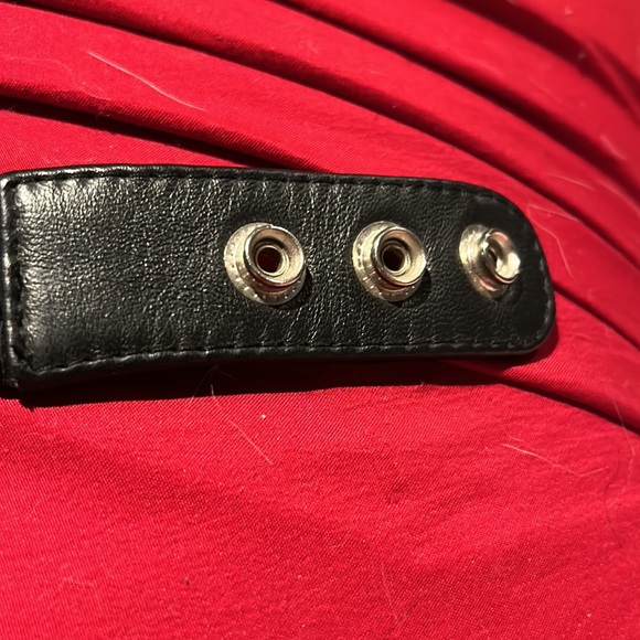 Wild card leather garter with red rosette - Picture 3 of 5